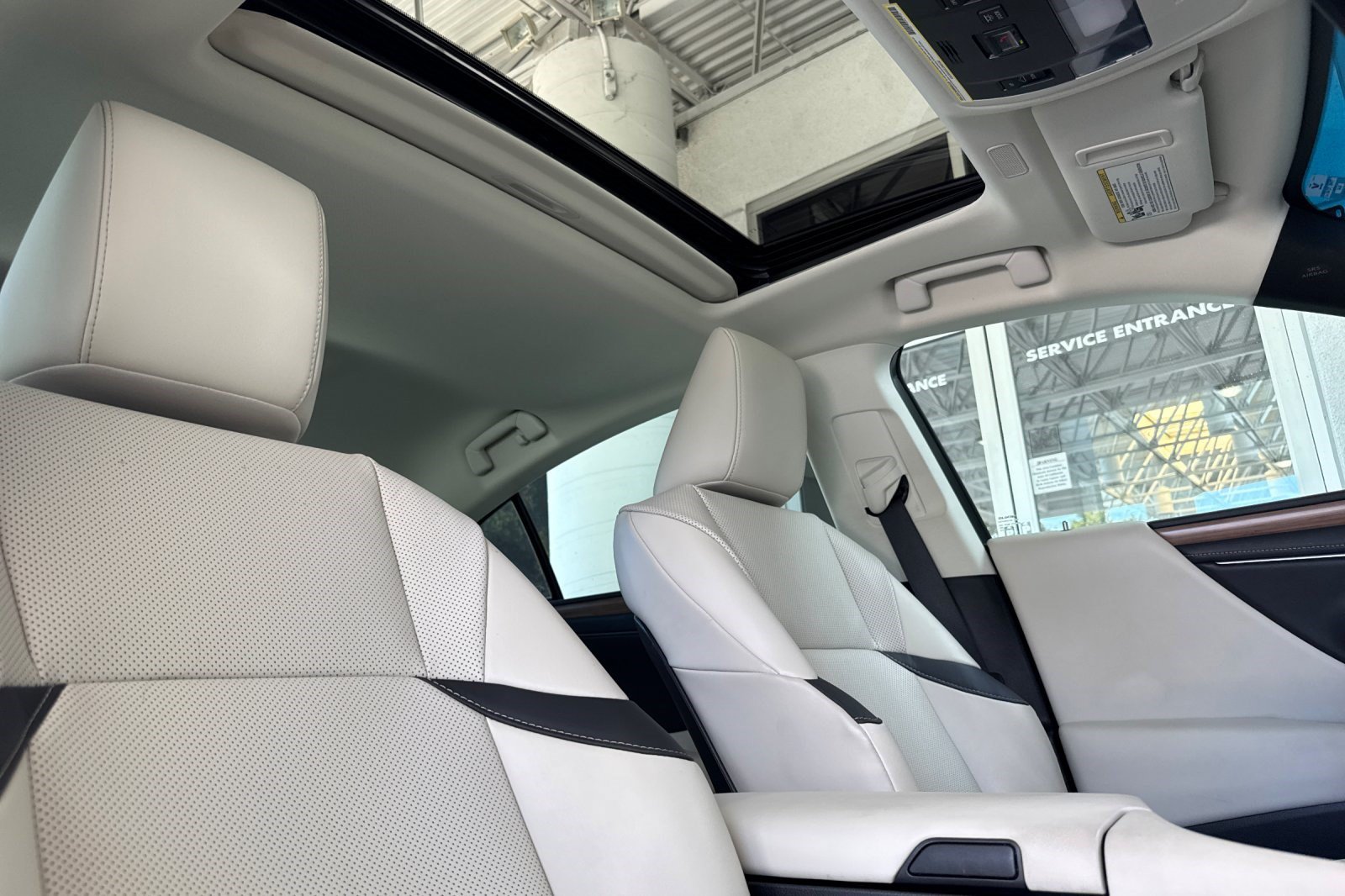 Certified 2023 Lexus ES 300h w/ Premium Package FWD image 20