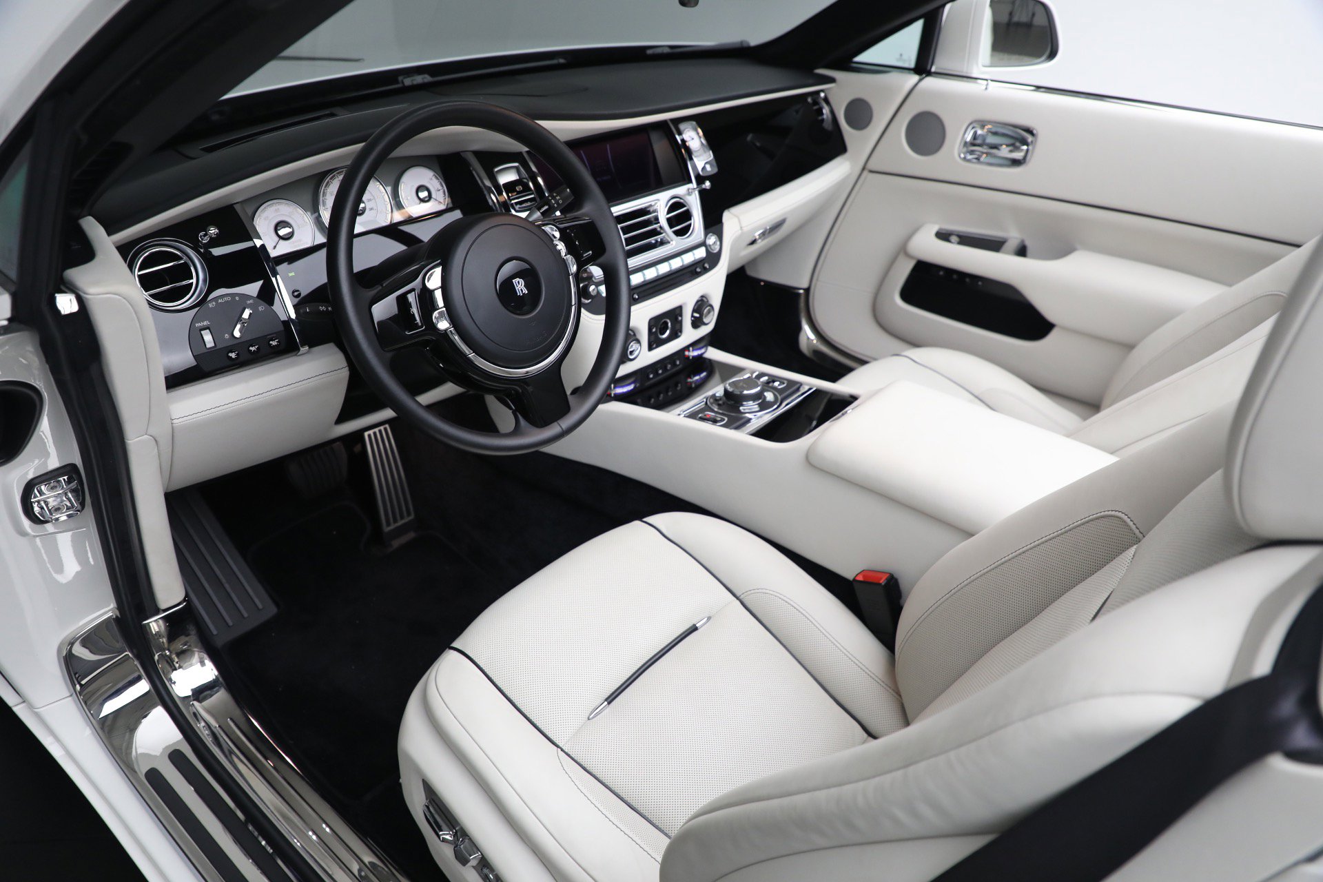 Certified 2018 Rolls-Royce Dawn image 29