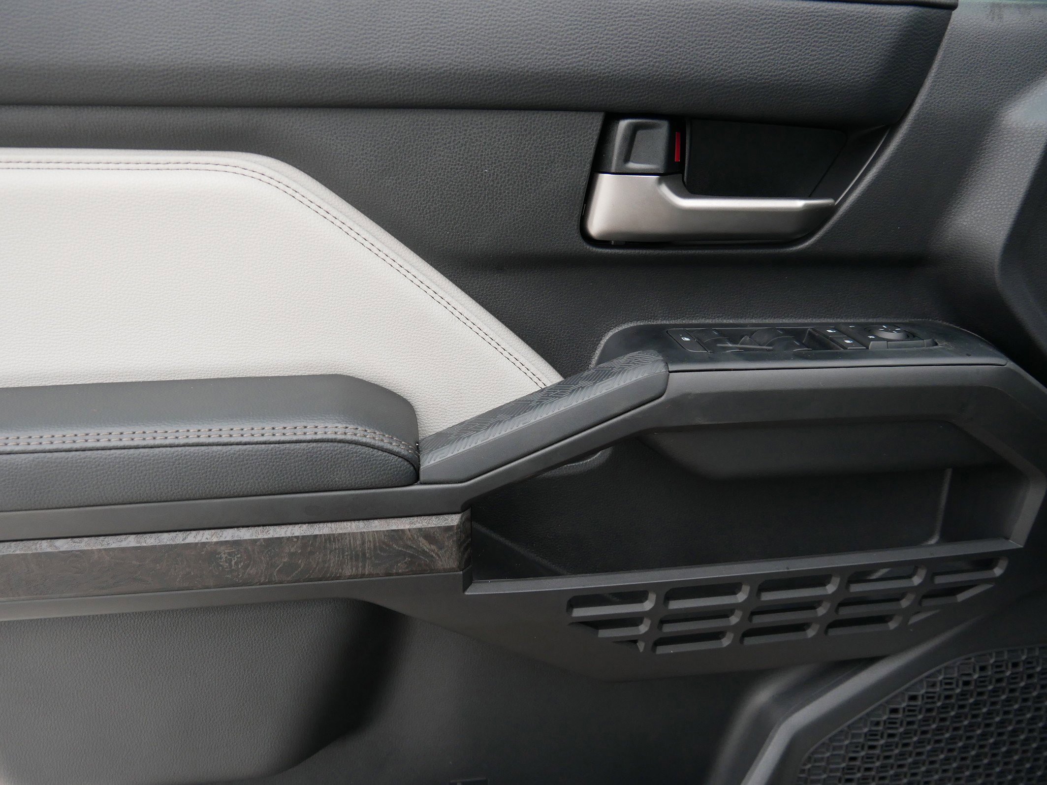 New 2026 Toyota Tacoma Limited image 7