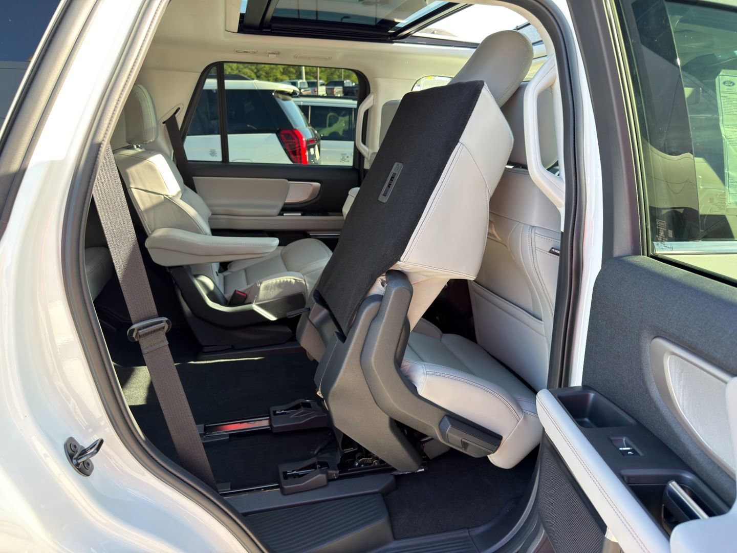 New 2025 Ford Expedition Active image 13