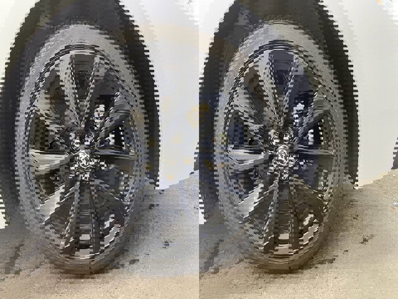 Used 2021 Toyota Corolla SE w/ Carpet Mat Package (TMS) image 19