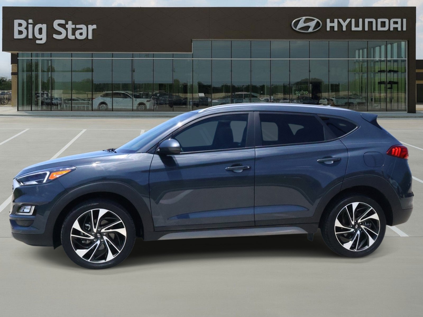 Used 2021 Hyundai Tucson Sport FWD image 2