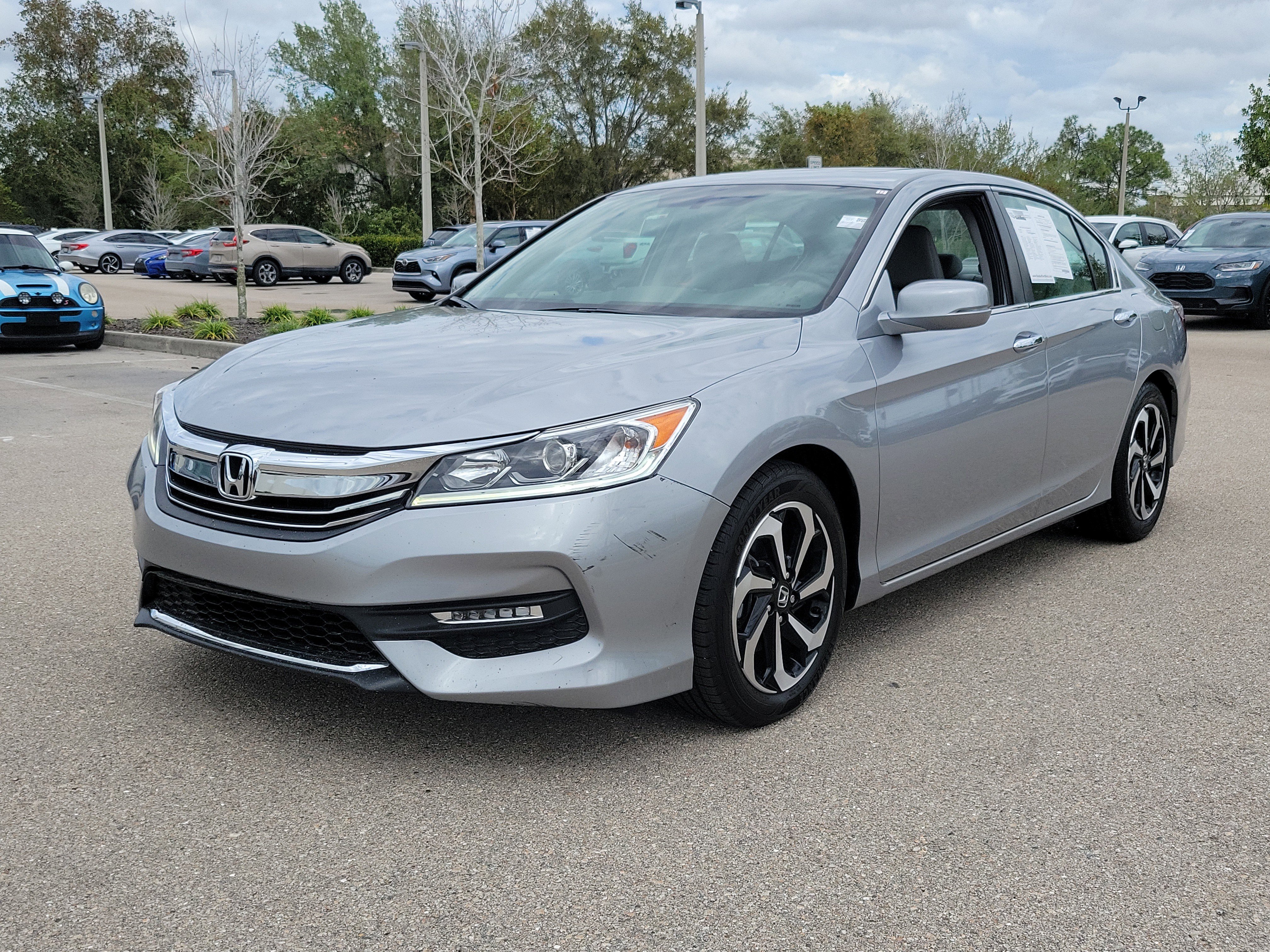 Used 2017 Honda Accord EX-L image 3