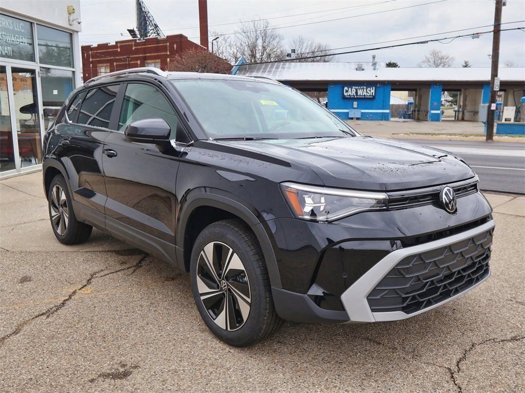 New 2026 Volkswagen Taos SE image 7