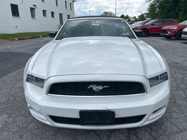 Used 2014 Ford Mustang Convertible RWD image 9