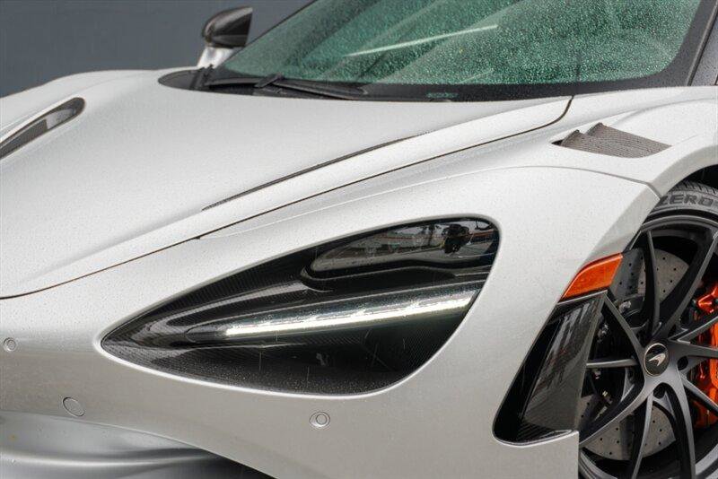 Used 2024 McLaren 750S Spider image 25
