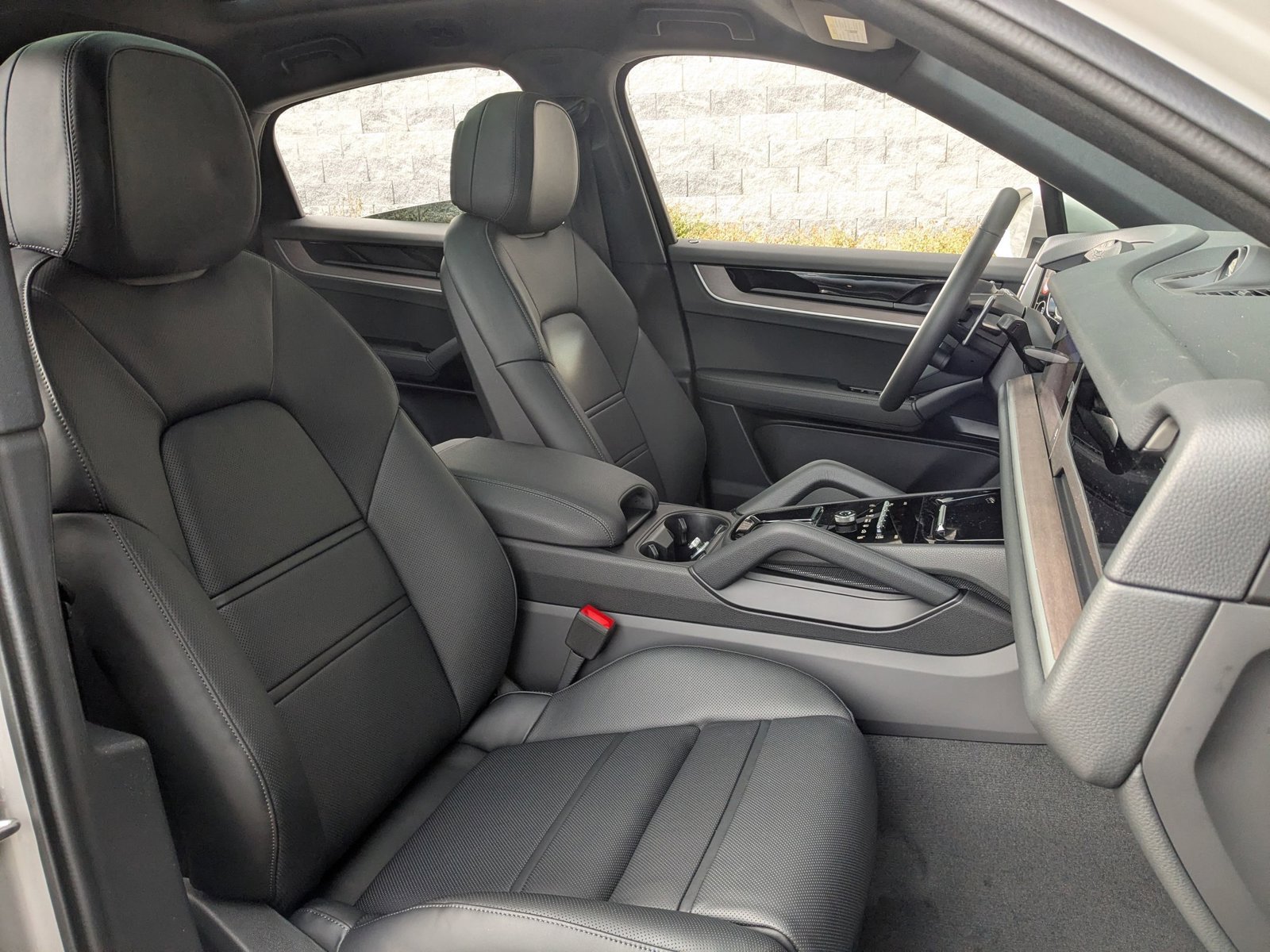 New 2026 Porsche Cayenne Coupe AWD/4WD image 26