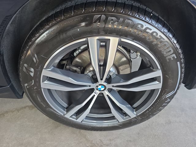 Used 2022 BMW X7 xDrive40i w/ M Sport Package AWD/4WD image 37