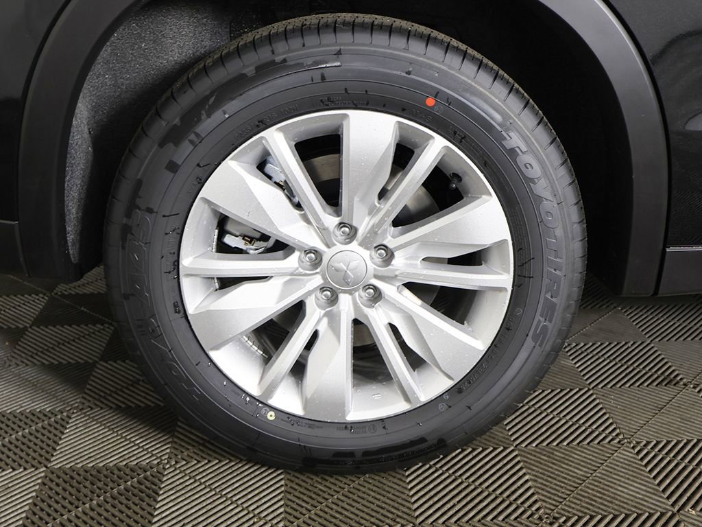 New 2026 Mitsubishi Outlander ES FWD image 19