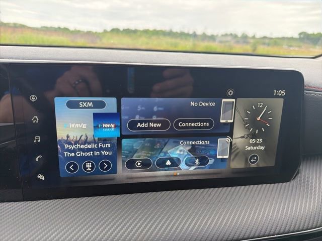 Used 2025 Nissan Kicks SR AWD/4WD image 13