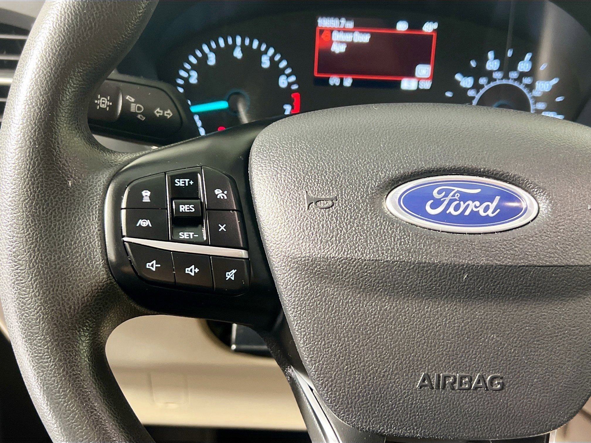 Used 2022 Ford Escape SE image 18