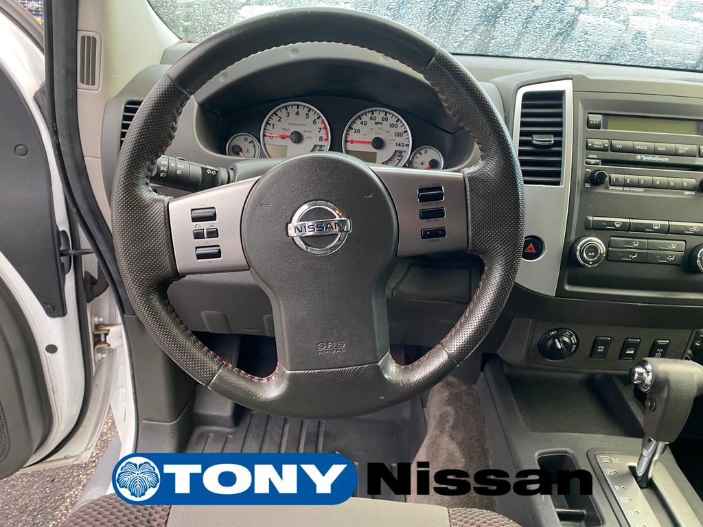 Used 2011 Nissan Frontier PRO-4X AWD/4WD image 32