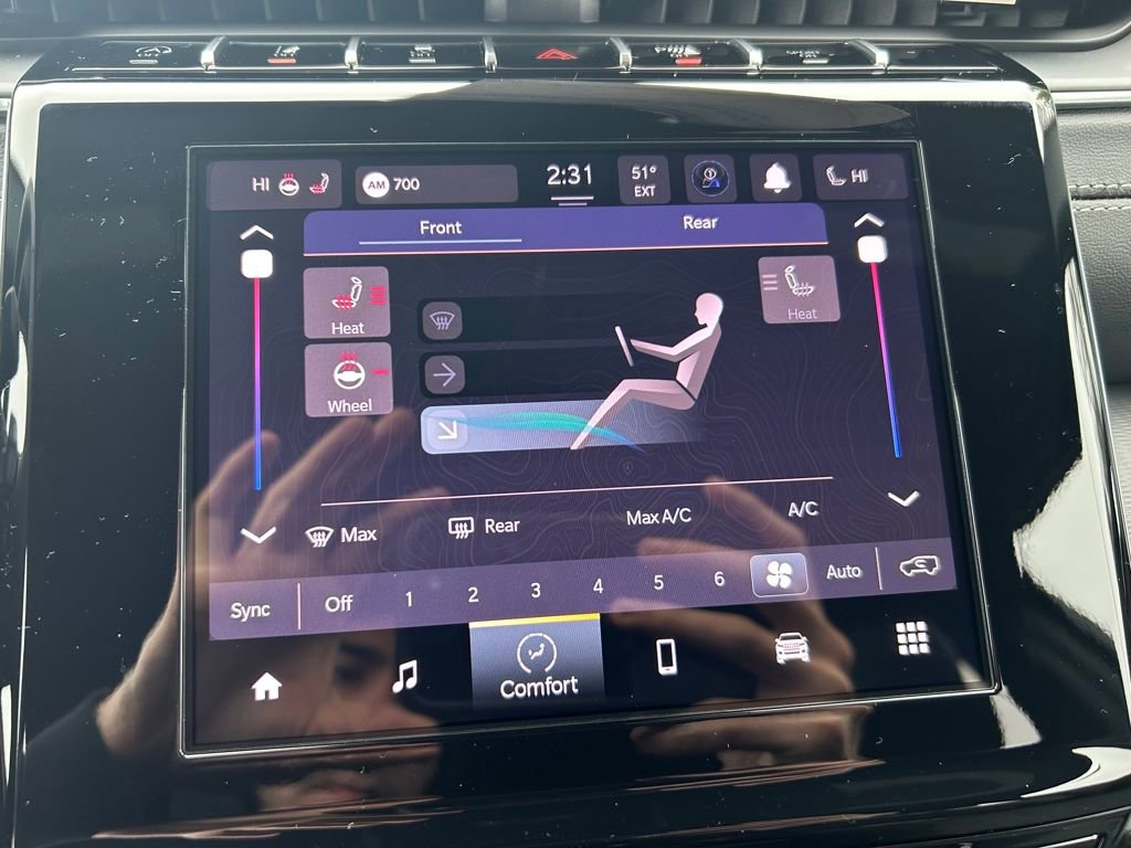 New 2025 Jeep Grand Cherokee L Altitude image 16