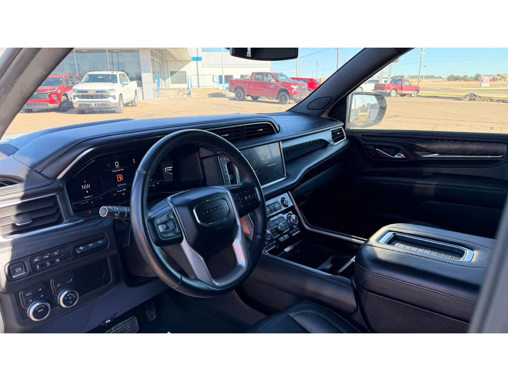 Certified 2023 GMC Yukon Denali image 9