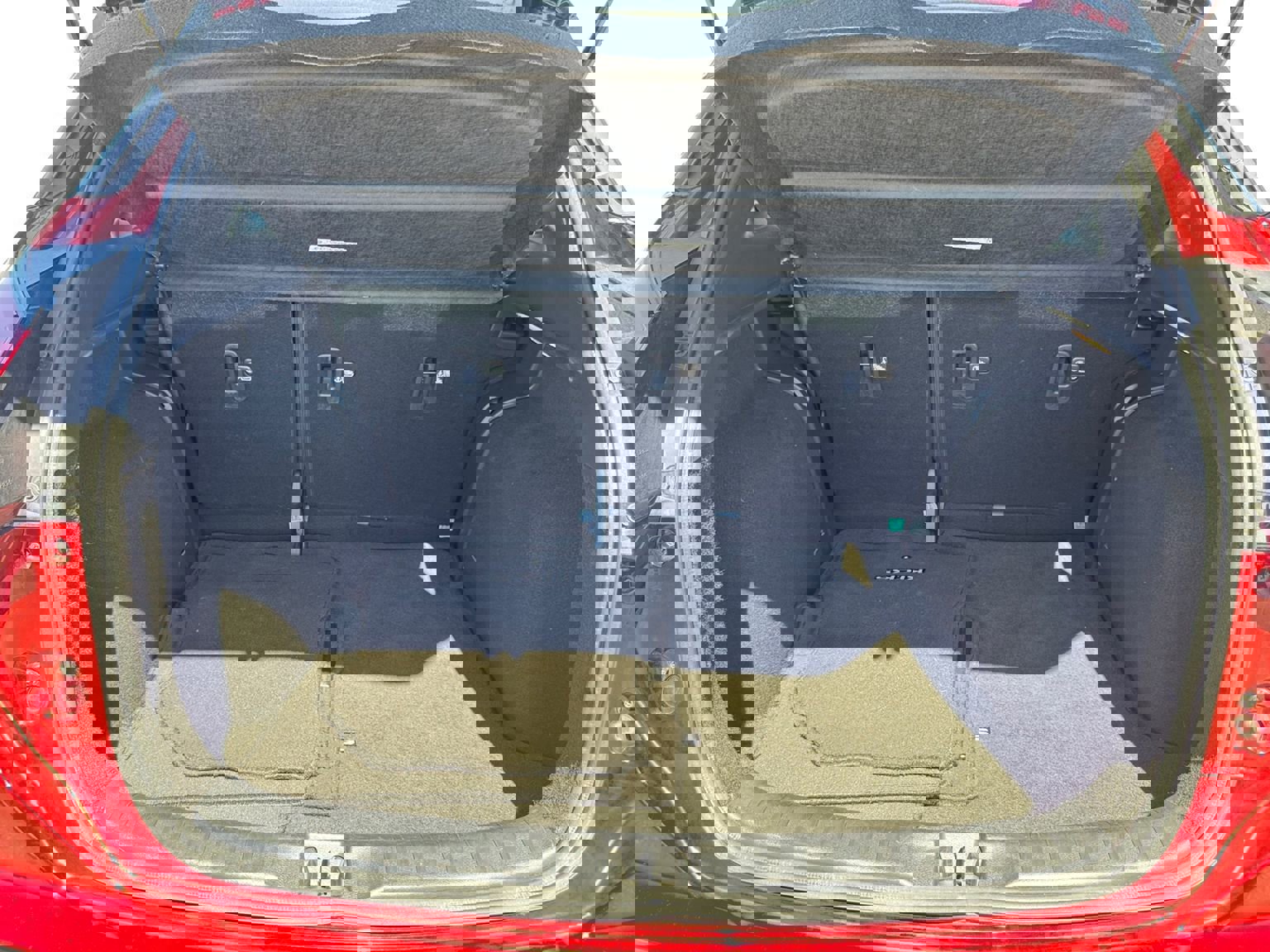 Used 2023 Nissan Kicks SR w/ SR Premium Package image 18