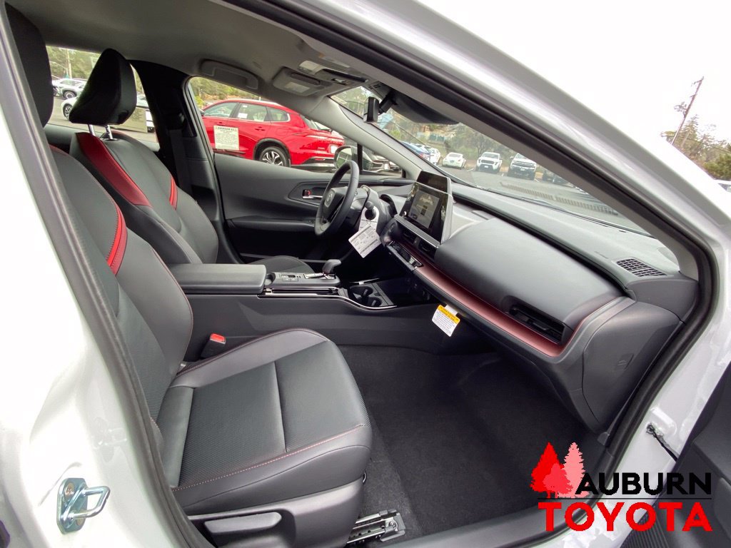 New 2027 Toyota Prius Plug-In Hybrid FWD image 11