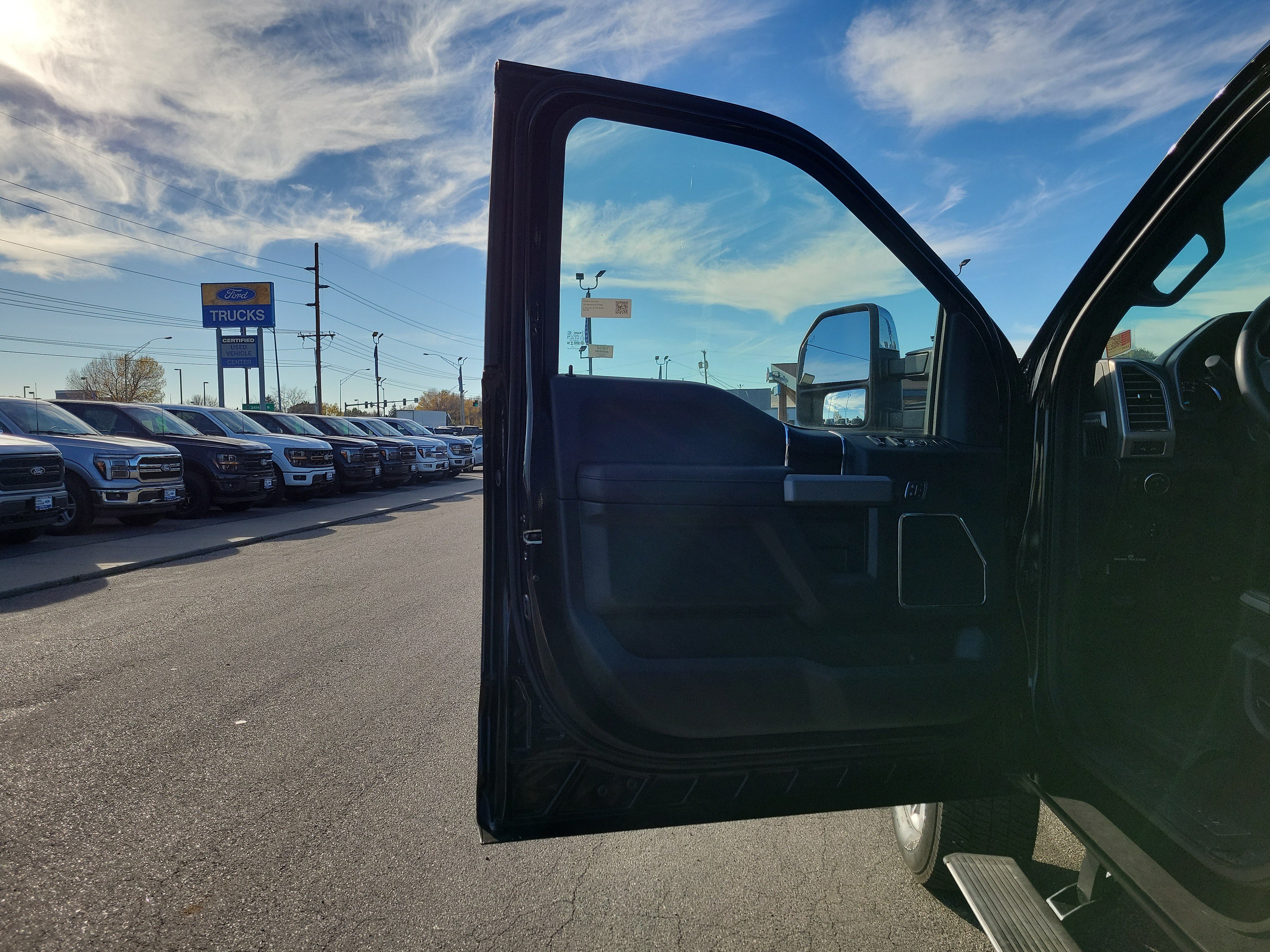 Certified 2018 Ford F350 Platinum w/ Platinum Ultimate Package AWD/4WD image 17