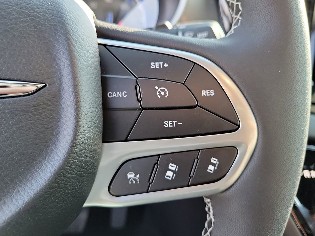 New 2025 Chrysler Voyager LX image 5