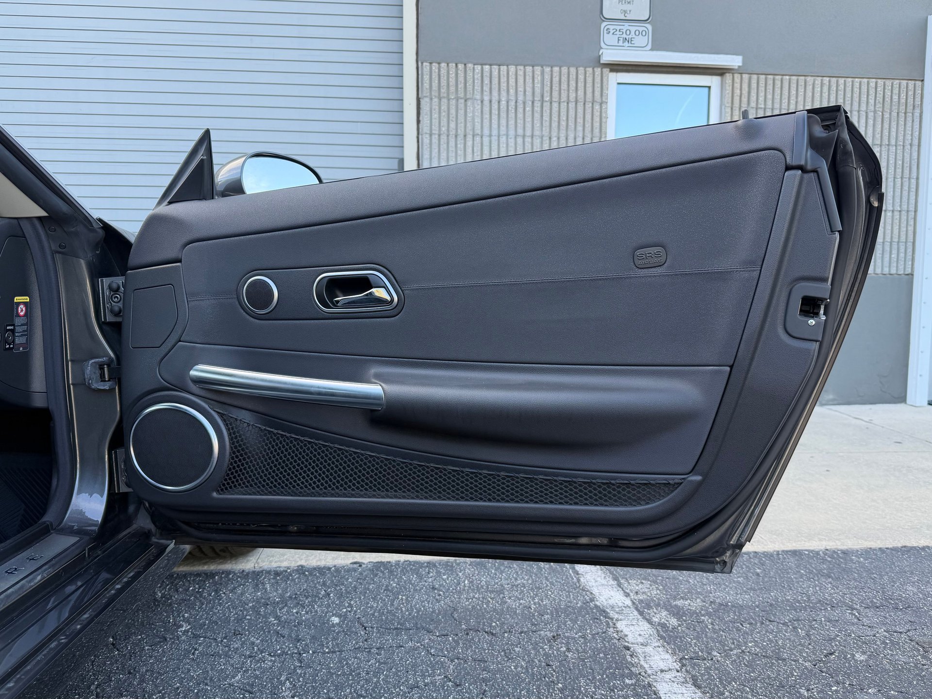 Used 2005 Chrysler Crossfire Limited RWD image 40