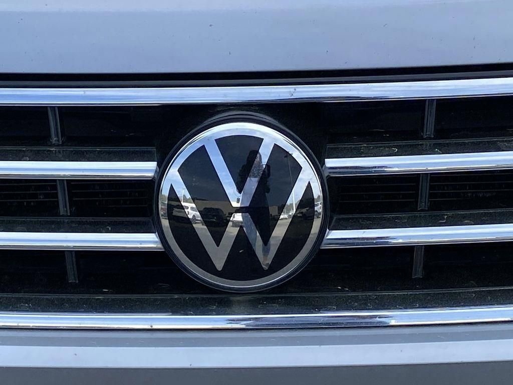 Used 2023 Volkswagen Tiguan SE image 8