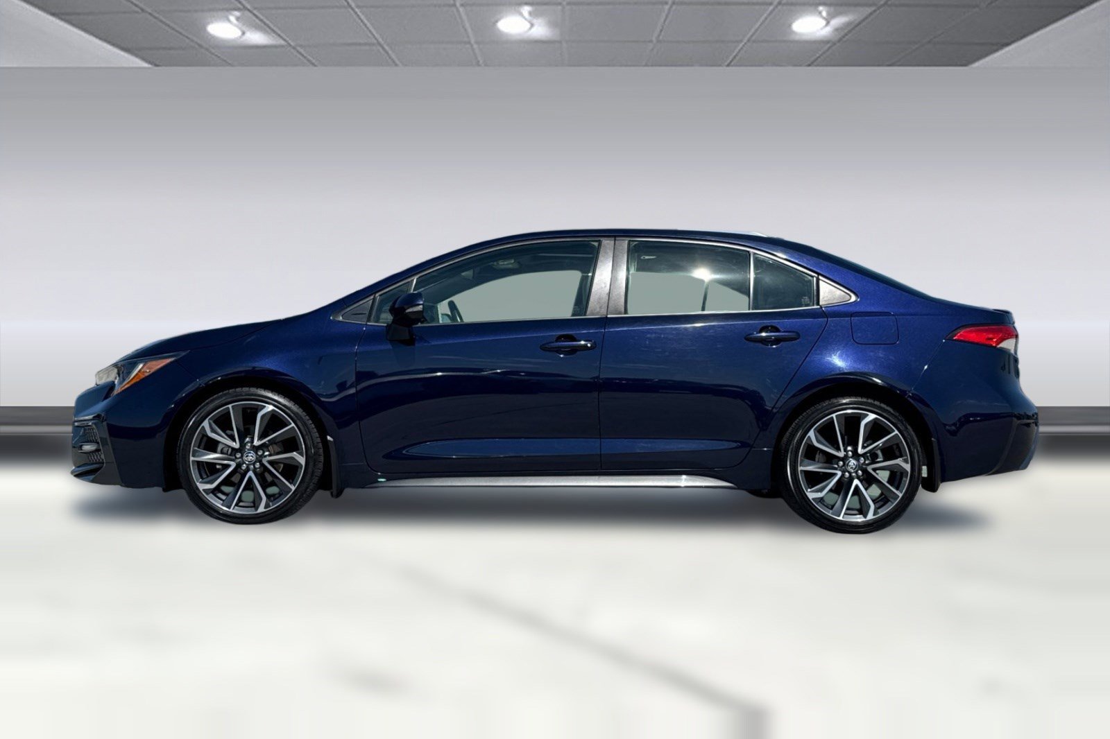 Used 2022 Toyota Corolla SE w/ SE Premium Package FWD image 6