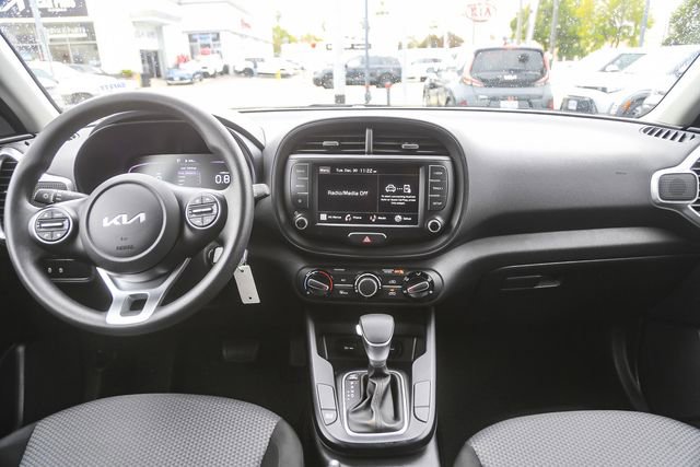 Certified 2023 Kia Soul LX w/ LX Technology Package image 13