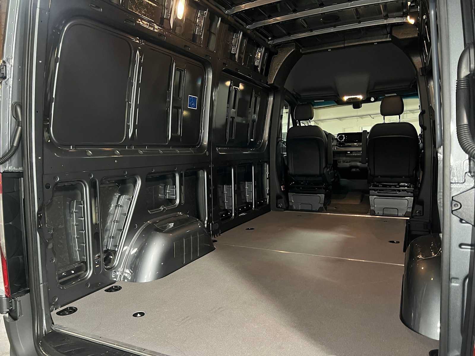 Used 2026 Mercedes-Benz Sprinter 2500 image 18