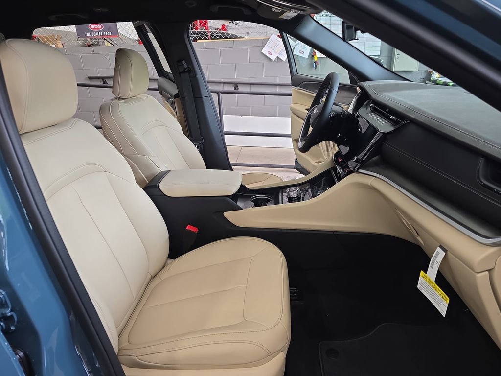 New 2026 Jeep Grand Cherokee Limited image 10