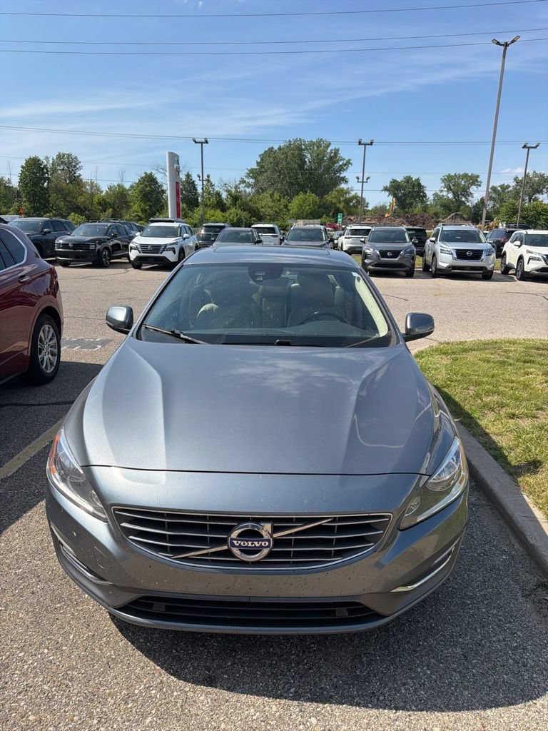 Used 2018 Volvo S60 T5 Inscription FWD image 1