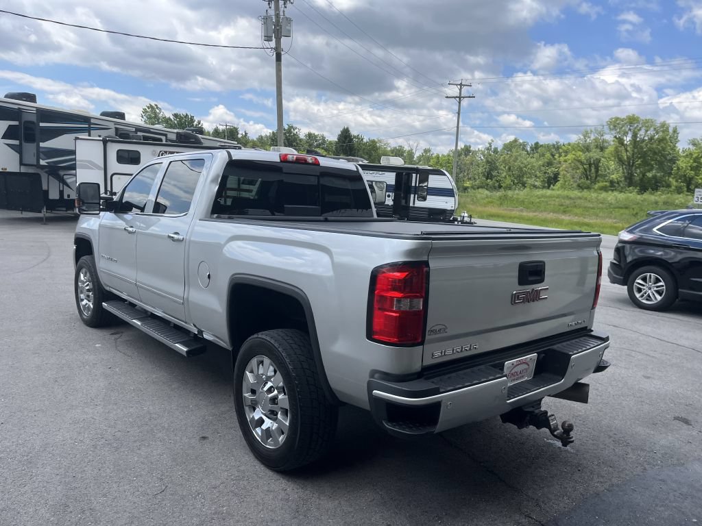 Used 2019 GMC Sierra 2500 Denali w/ Duramax Plus Package AWD/4WD image 10
