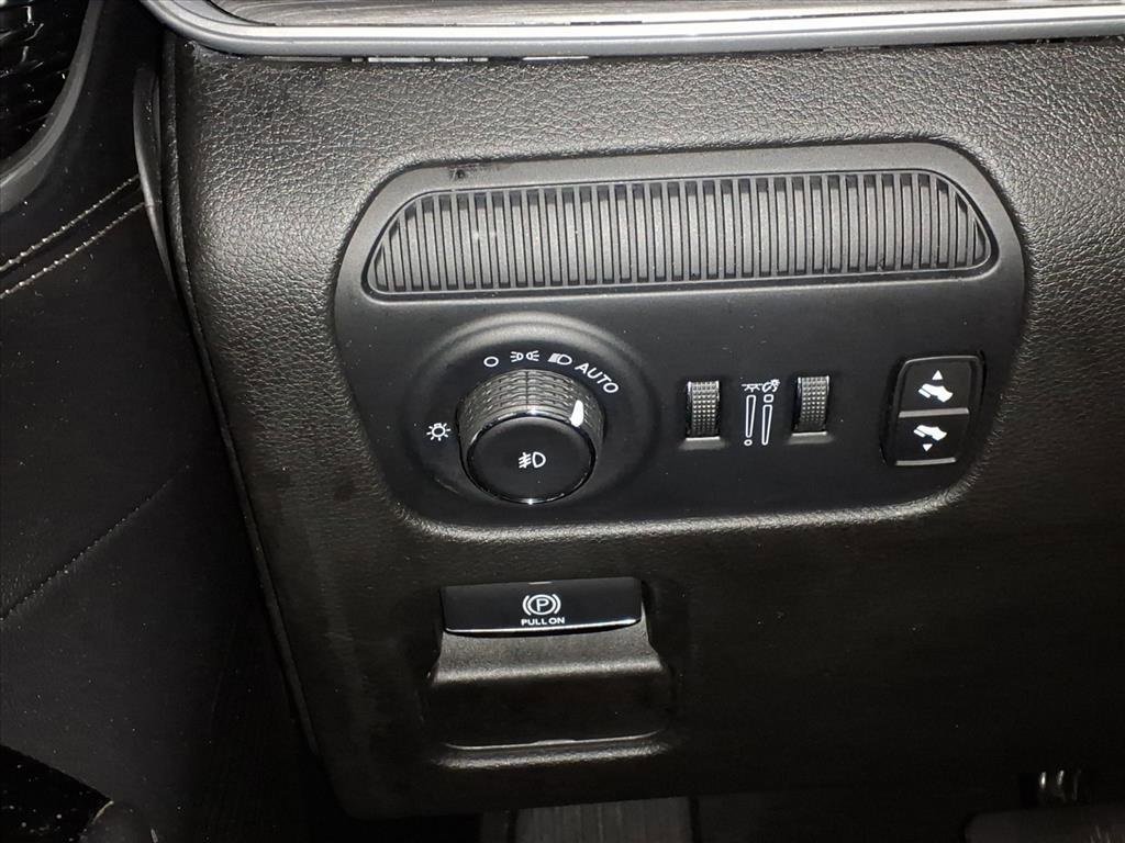 Used 2024 Jeep Wagoneer Series II w/ Flexible Seating Group image 27