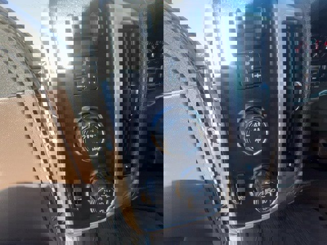 Used 2017 GMC Sierra 2500 SLT w/ Duramax Plus Package image 17