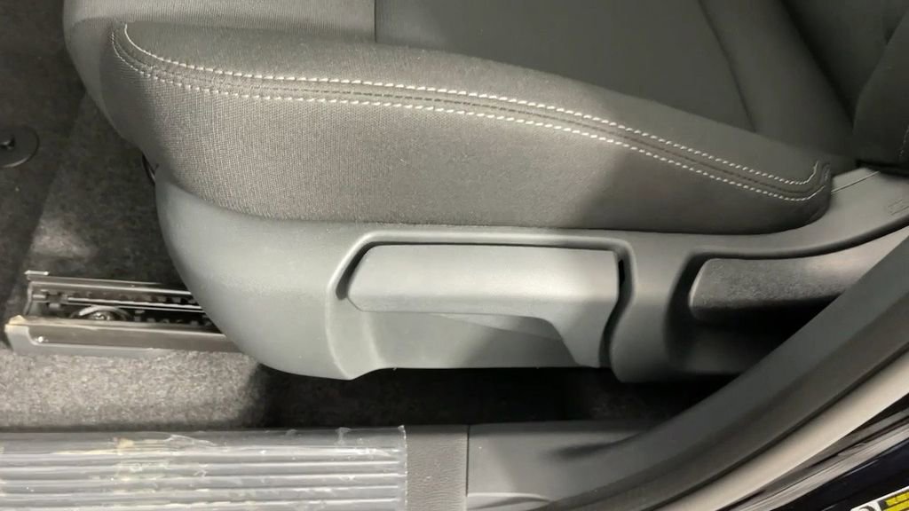 New 2025 Nissan Rogue S image 28