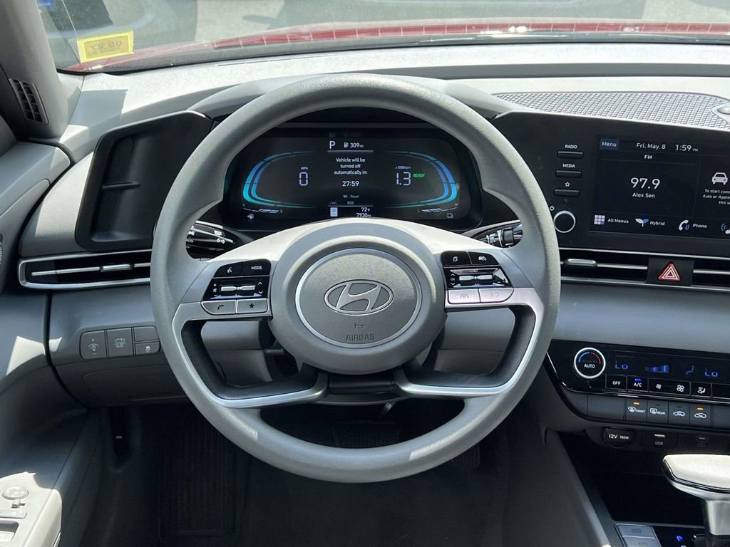 Certified 2025 Hyundai Elantra Hybrid FWD image 15