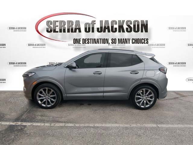Used 2024 Buick Encore GX Avenir w/ Avenir Convenience Package image 6