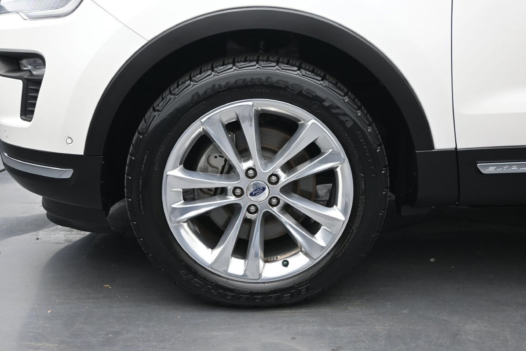 Certified 2018 Ford Explorer Limited w/ Equipment Group 301A AWD/4WD image 13