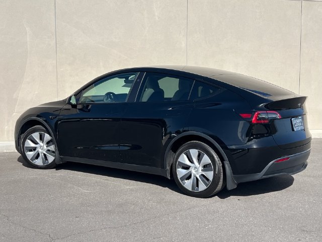 Used 2023 Tesla Model Y Long Range AWD/4WD image 6