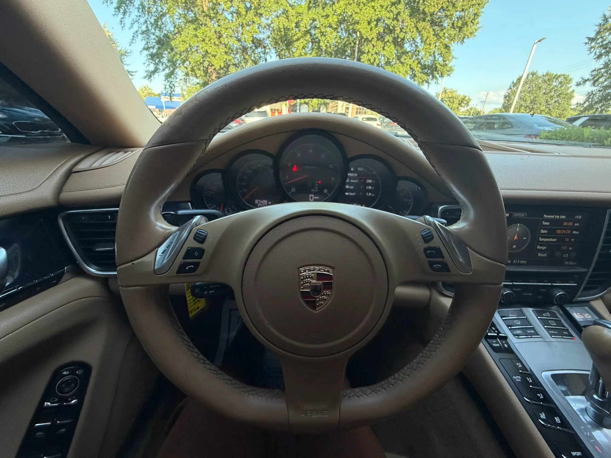 Used 2014 Porsche Panamera RWD image 25