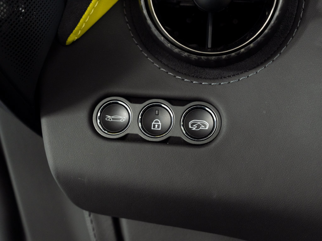 Used 2020 McLaren 720S Performance RWD image 26