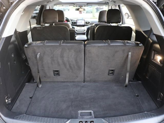 Used 2022 Ford Explorer XLT w/ Equipment Group 202A image 17