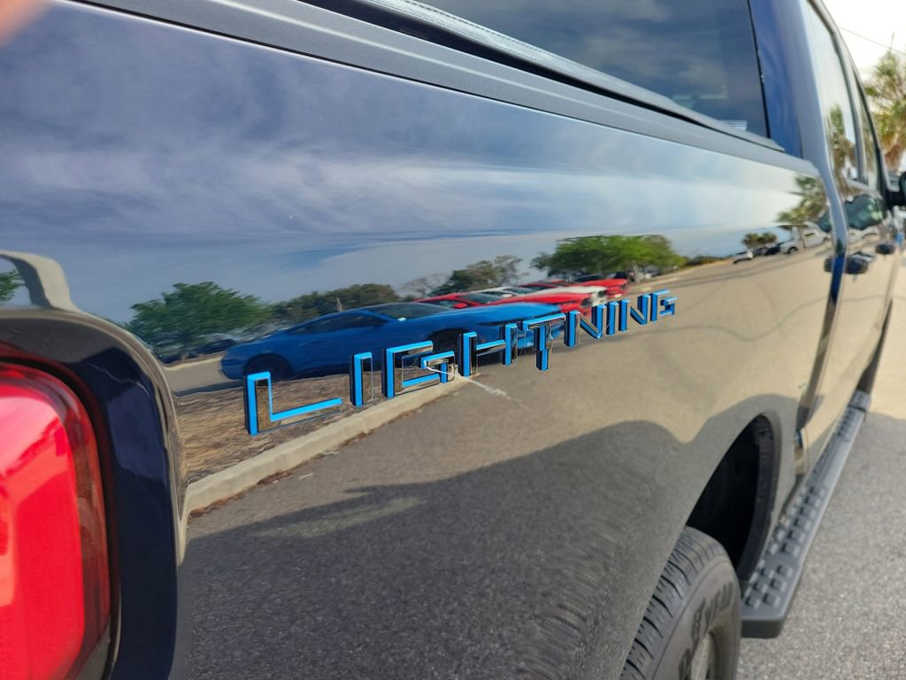 Used 2025 Ford F150 Lightning Flash image 7