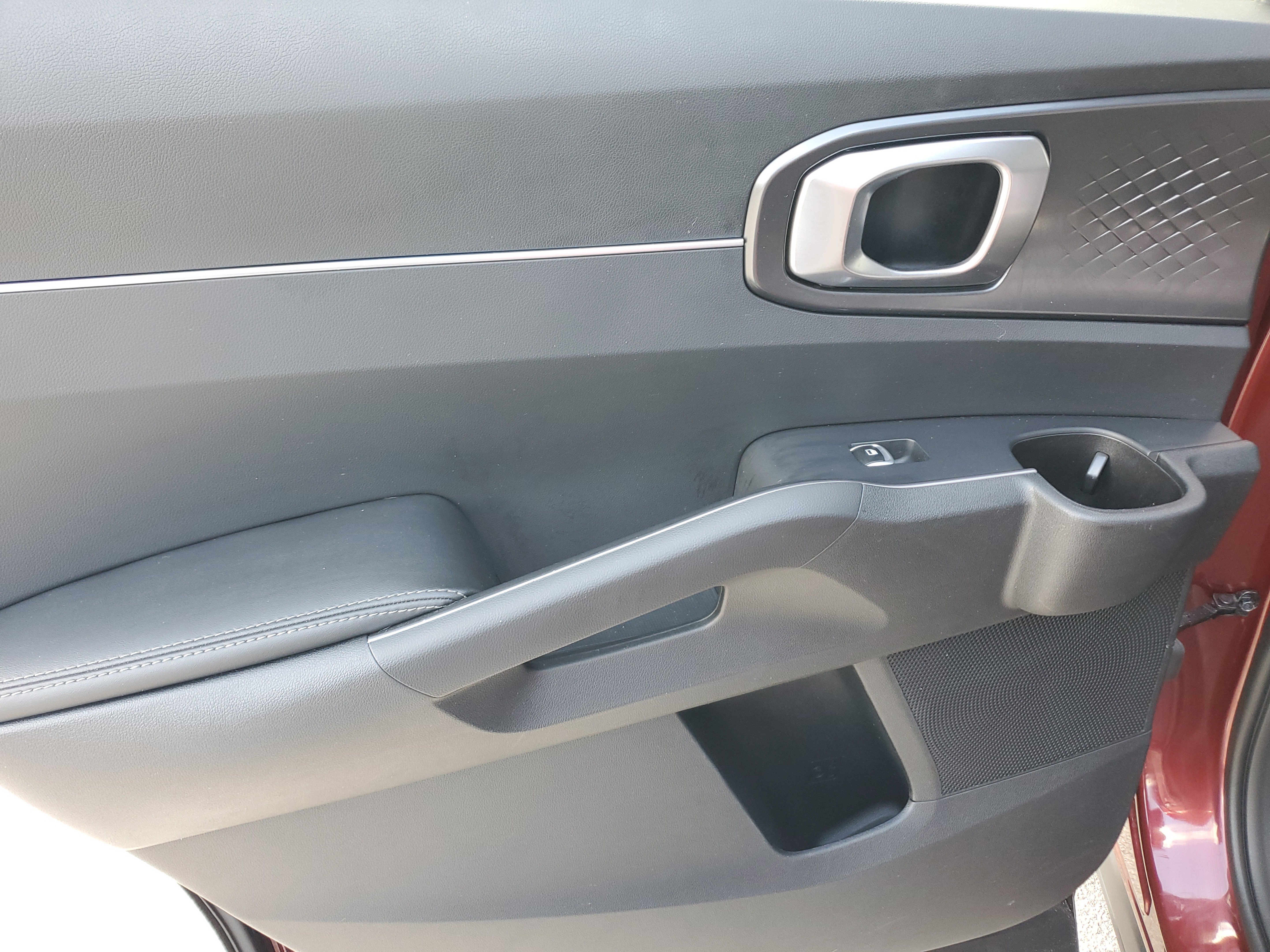 Used 2024 Kia Sorento LX image 28