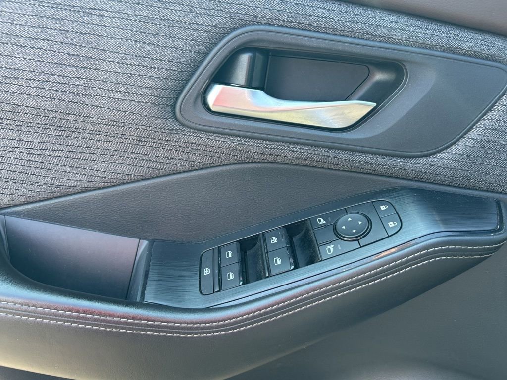 Certified 2021 Nissan Rogue SV image 14