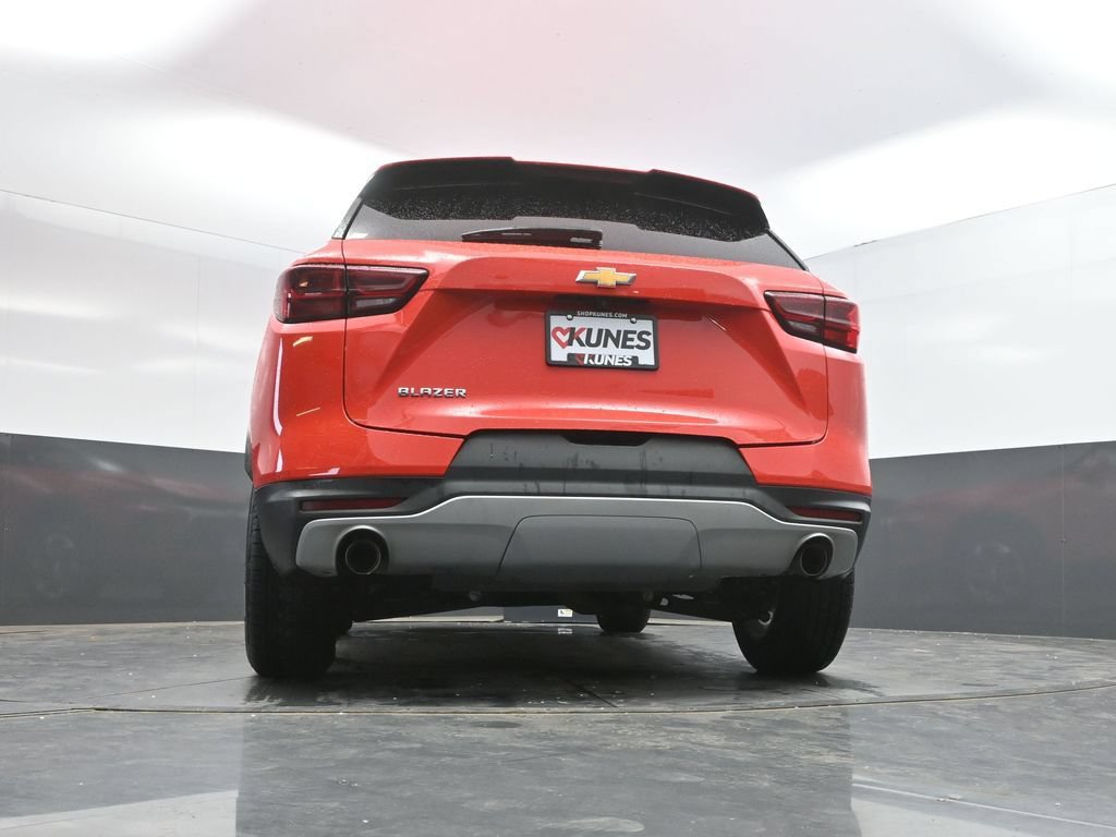 Used 2025 Chevrolet Blazer LT FWD image 39