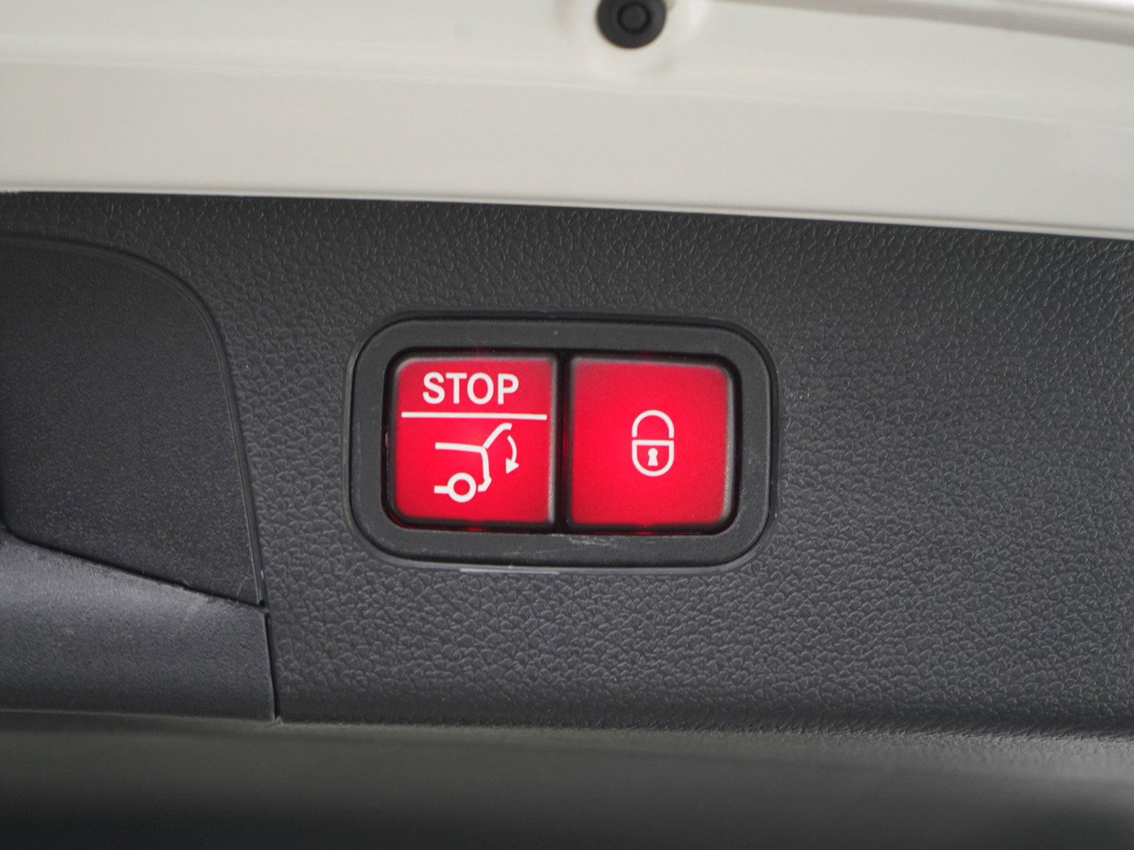 Used 2022 Mercedes-Benz GLC 300 4MATIC image 17