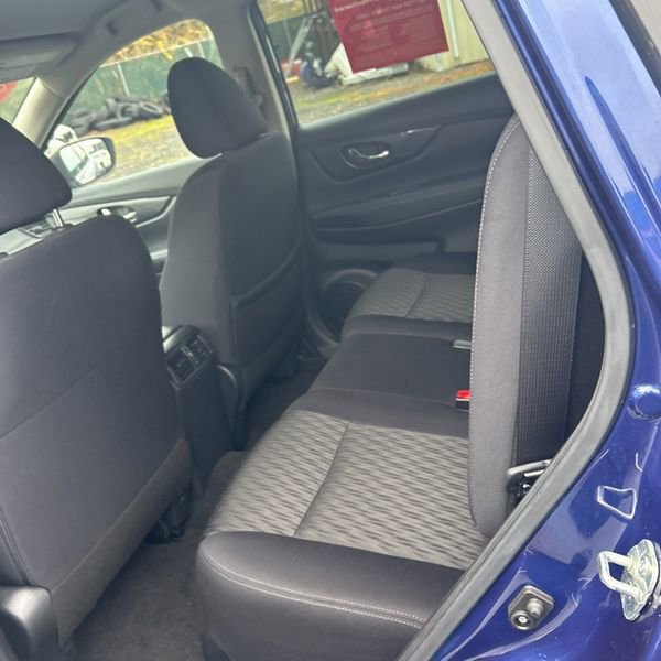 Used 2020 Nissan Rogue SV w/ Premium Package image 6