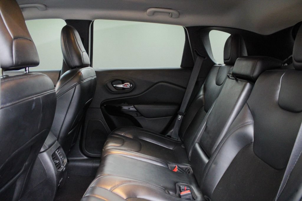 Used 2020 Jeep Cherokee Latitude Plus FWD image 26