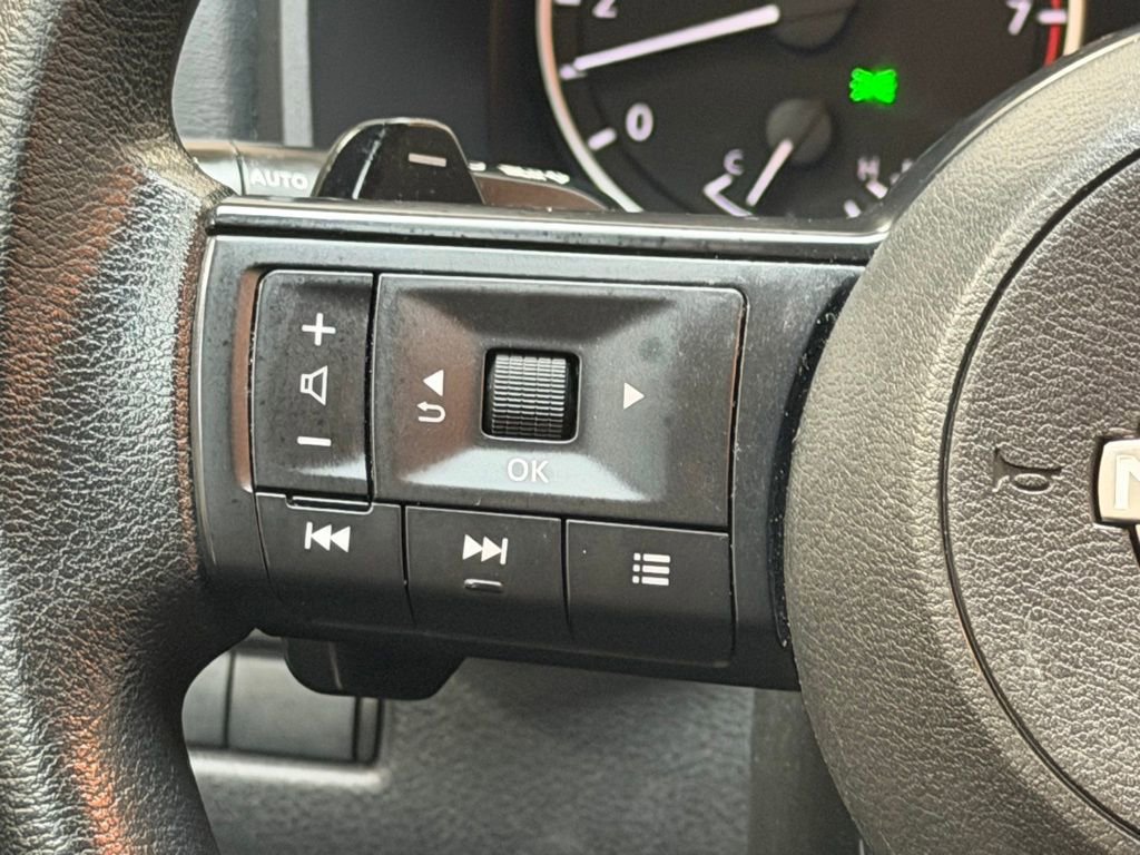 Used 2024 Nissan Rogue SV AWD/4WD image 18