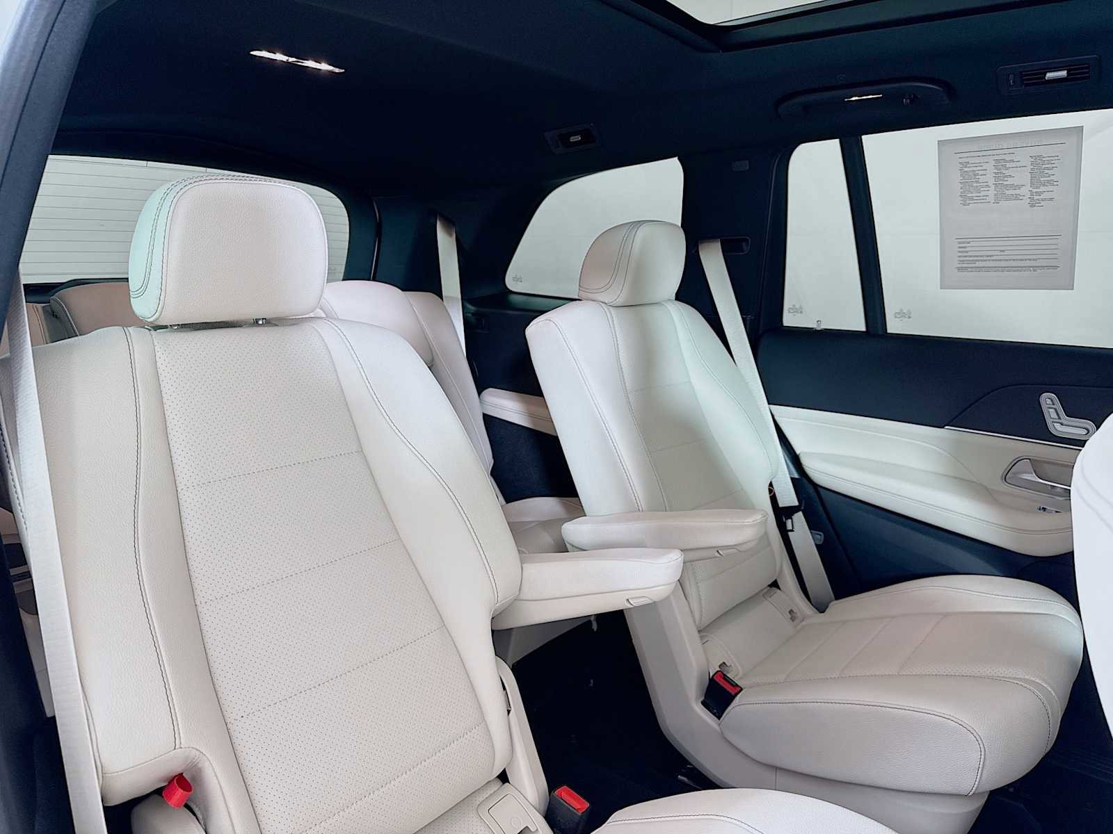 Used 2025 Mercedes-Benz GLS 450 4MATIC image 28