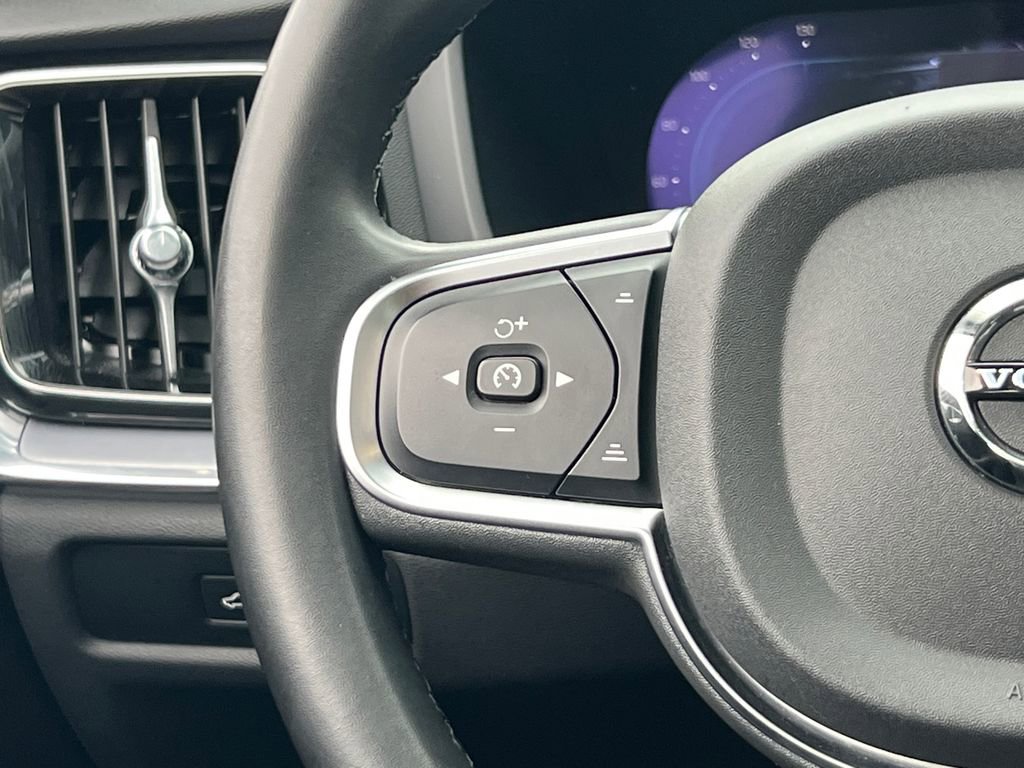Used 2024 Volvo S60 B5 Core image 30